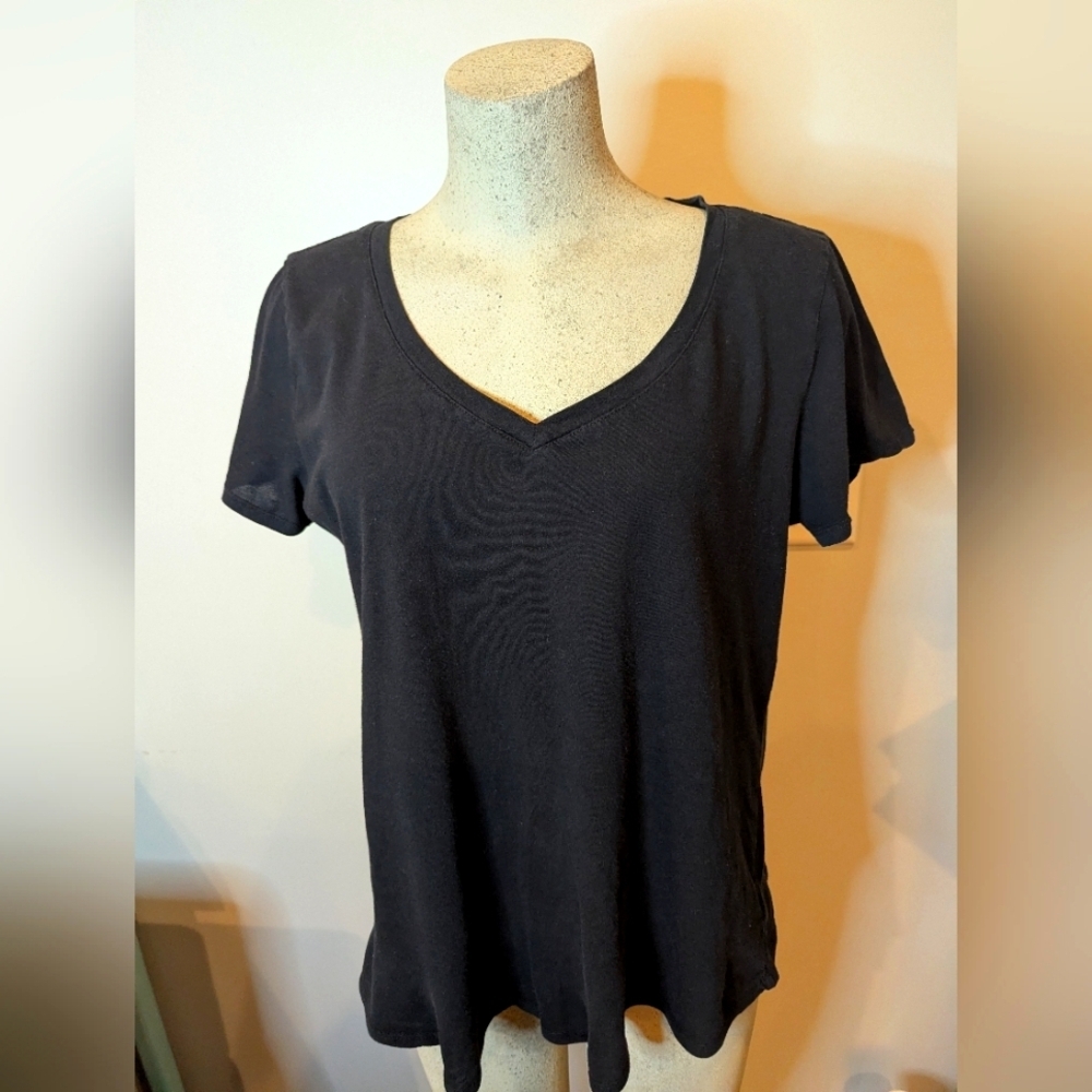 Torrid Signature Jersey Cotton modal V-Neck Tee black 1x - Picture 3 of 15